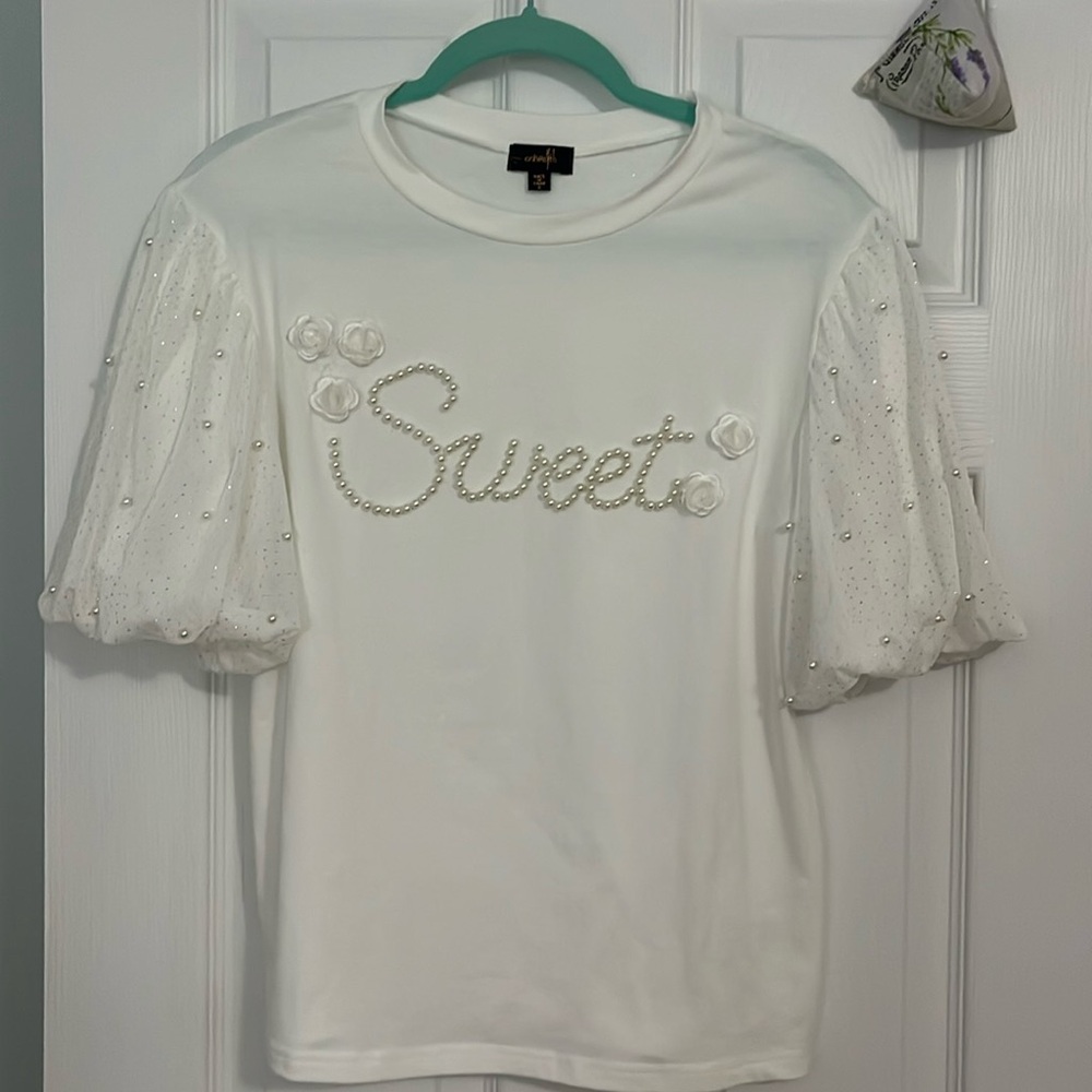 ONTWELFTH WHITE TOP/S /WORN ONCE /PEARL WHITE BEADS /LIKE BRAND NEW/PUFF SLEEVES